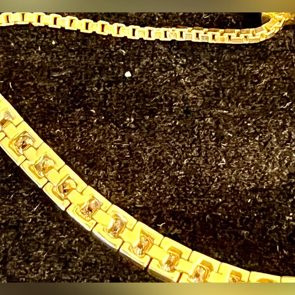 Premier Designs
Gold Color Rhinestone Adjustable Tennis Bracelet Fringe Gift VTG - Picture 11 of 17